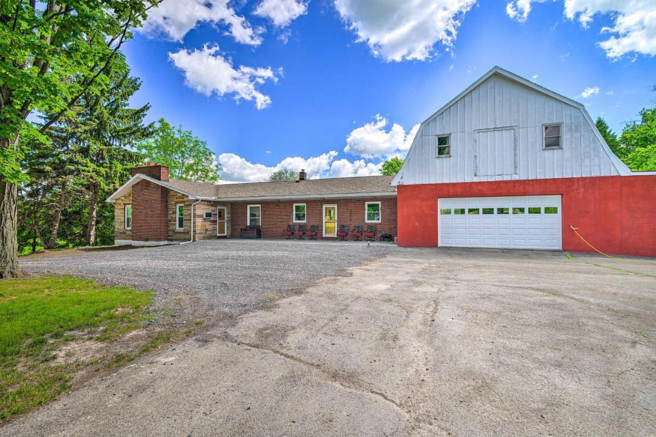 Roomy Montour Falls Retreat With Private Pool! Eksteriør billede